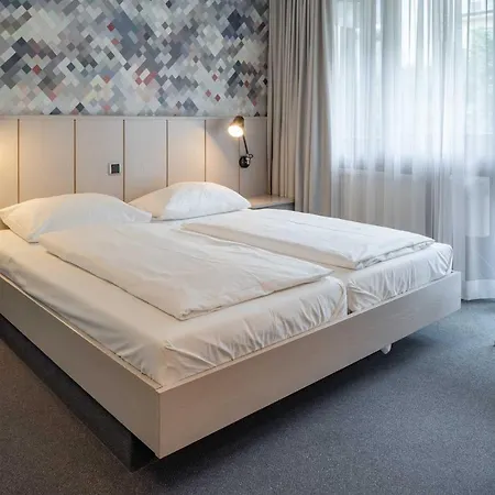 Schiller 3*