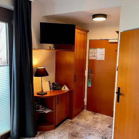 Schiller 3*