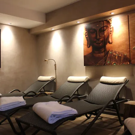 Отель Schiller 3*