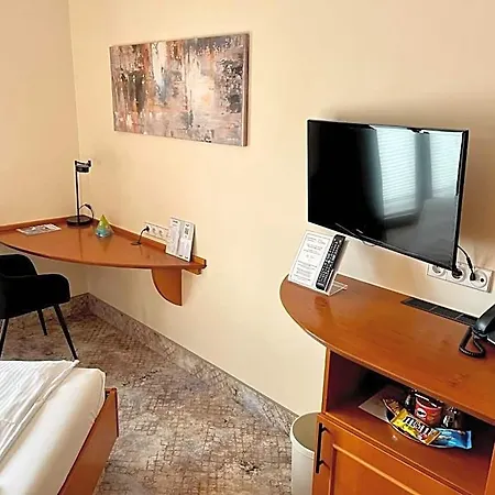 Otel Schiller 3*