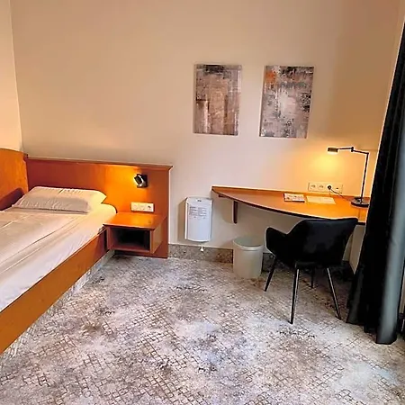 Schiller 3*